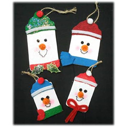 Cute Wood Tag Snowmen Family