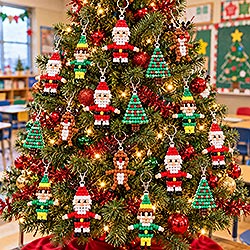 Beaded Santa Claus Christmas tree ornament made with pony beads. Free pony bead Santa pattern with illustrated instructions for making Christmas ornaments and decorations.